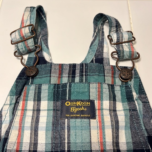 Osh Kosh B’gosh, 24 month, shorts overalls - Picture 2 of 4
